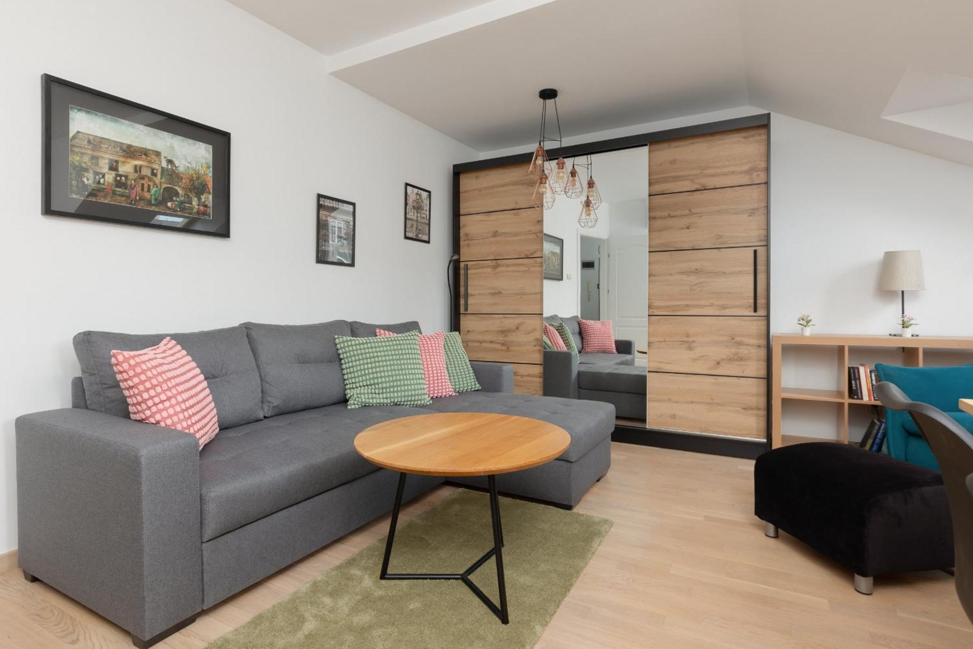 Family In With 3 Bedrooms & Ac Near Metro Stoklosy By Renters * Warszawa